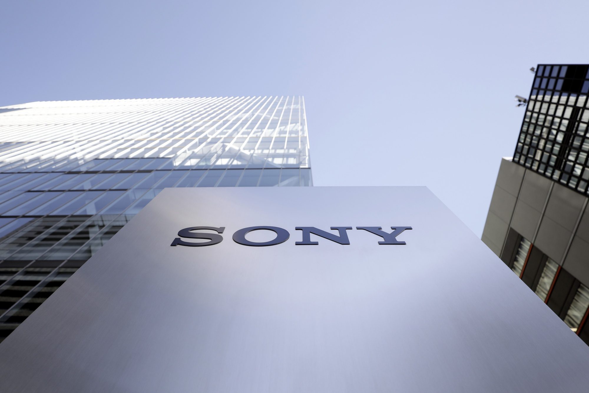 صورة Sony تدرس الاستحواذ على الشركة الأم لمطور Gears Tactics
